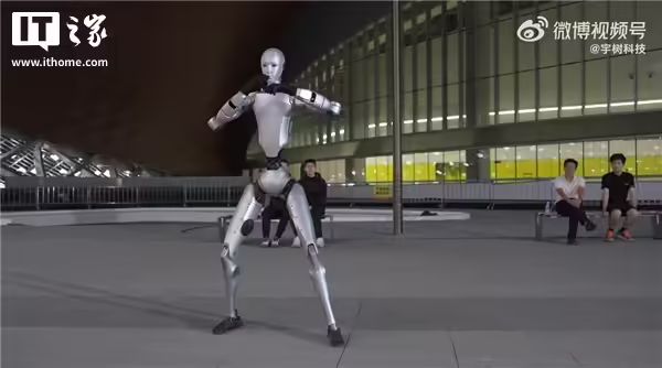 开源新模型；微博 CEO 回应多名 KOL 被禁言｜极客早知道不朽情缘网站宇树发布 H2 仿生人形机器人；DeepSeek(图13)