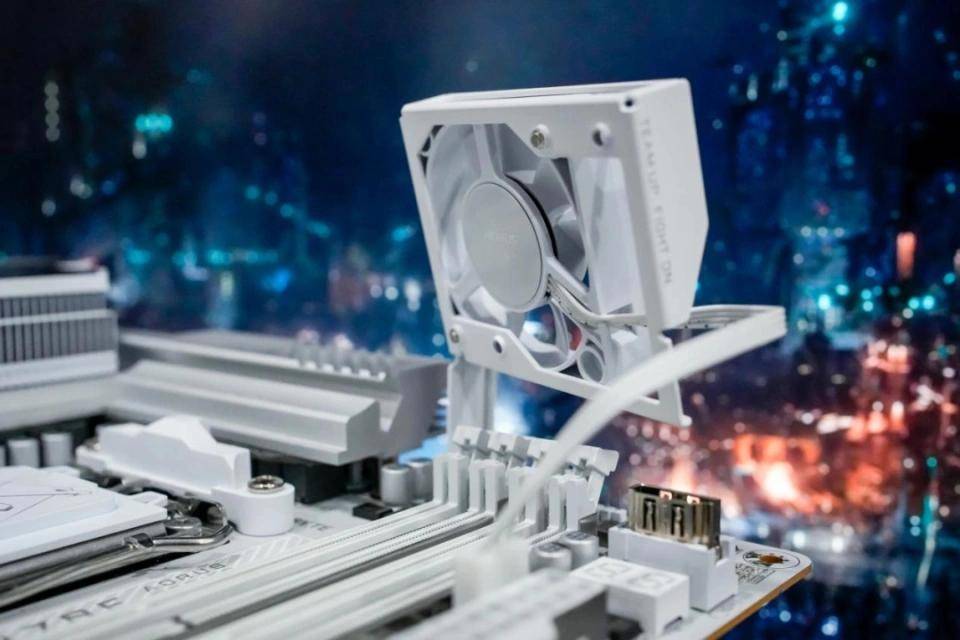 X3D系列主板免费提升游戏性能不朽情缘高端主板“模范生”技嘉(图7)